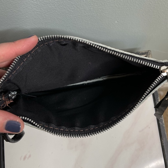 WILD GOOSE Handmade Cowhide Wristlet NWOT - Picture 5 of 5